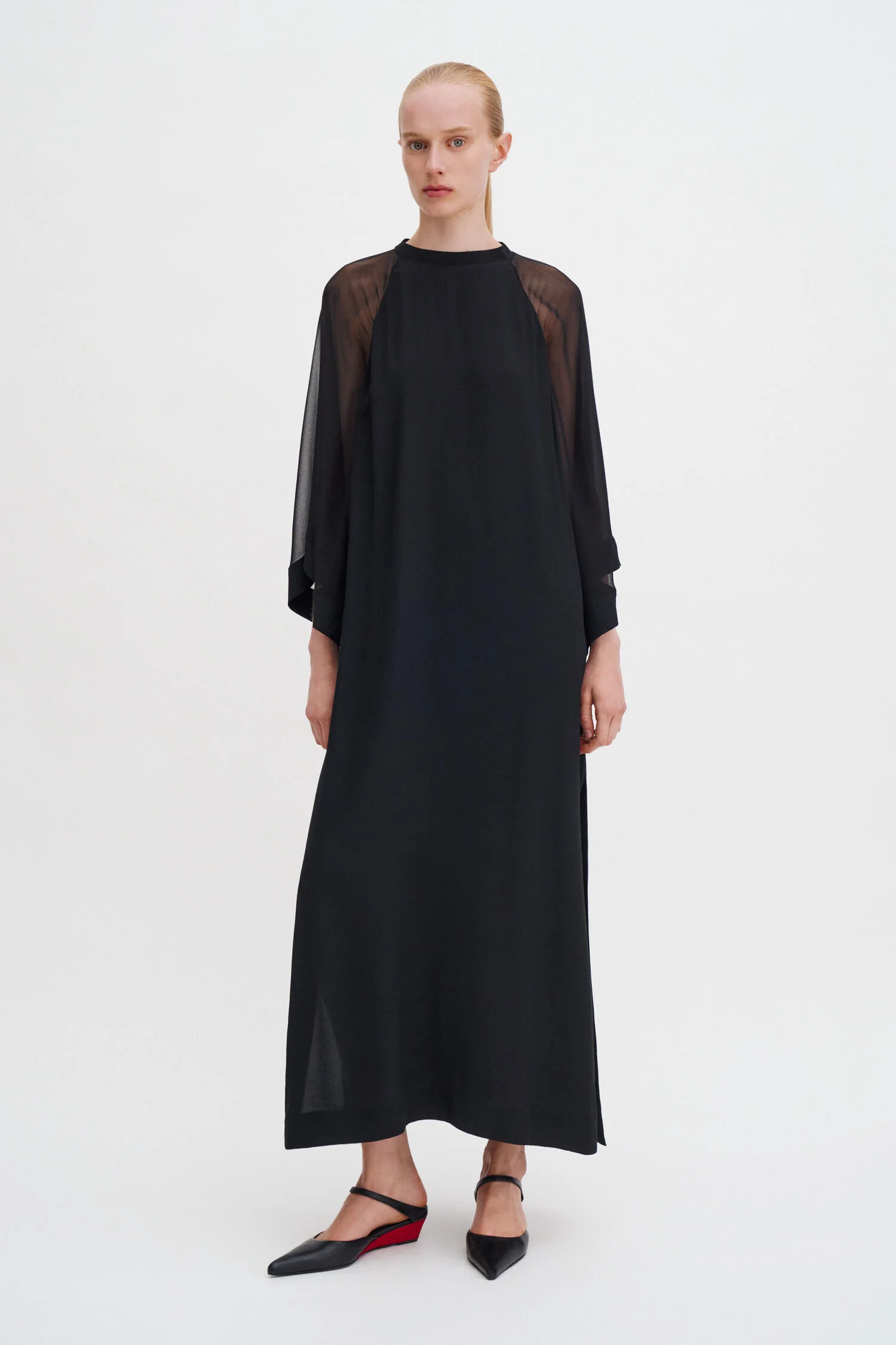NEW COLLECTION+ESSENTIALS